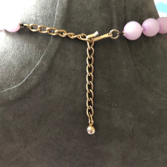 ☘️Vintage- Lucite Lavender neck and earrings - Picture 2 of 4